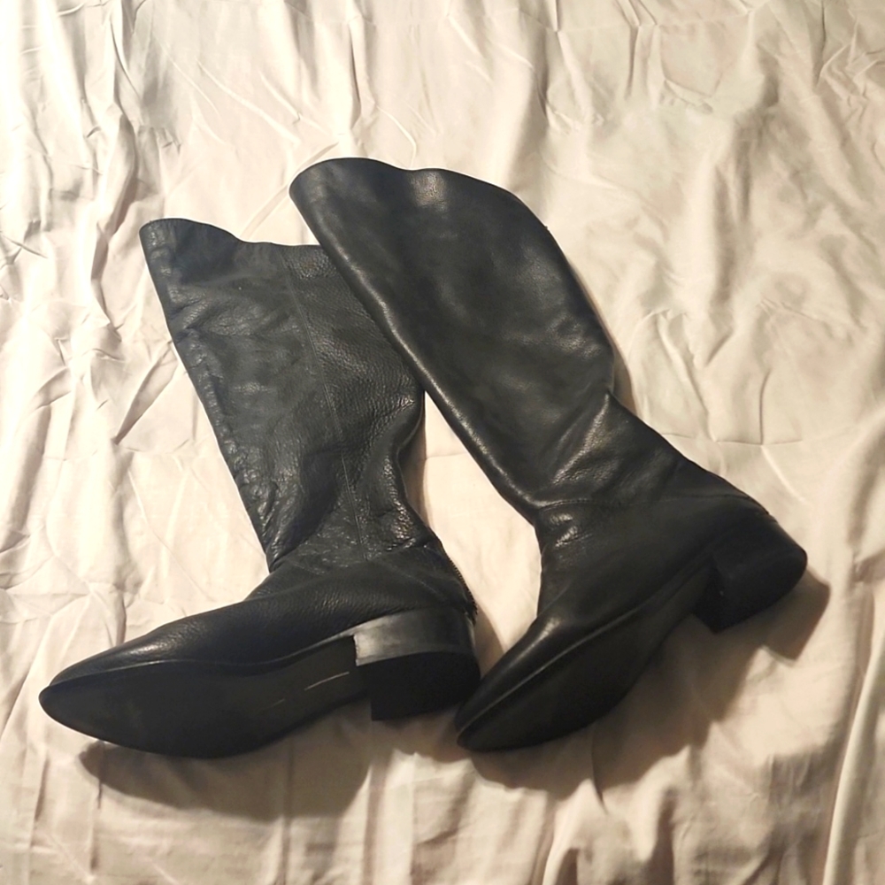 Comfortable knee high boots
